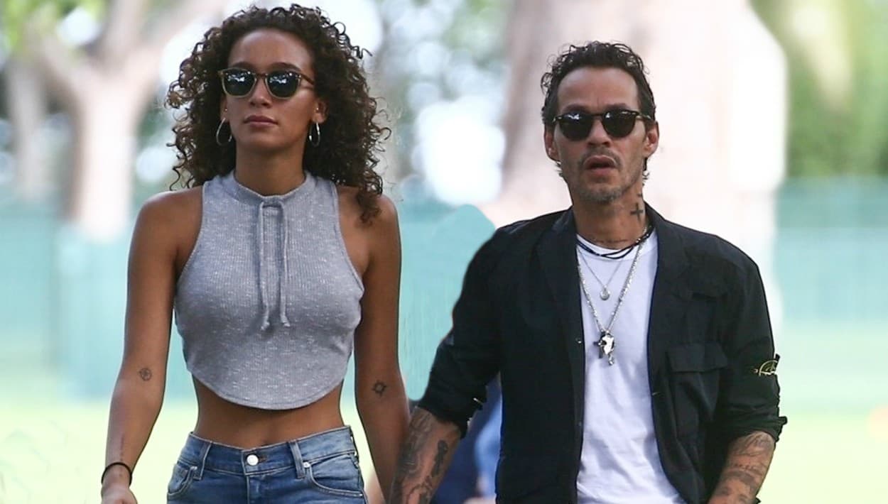 El pasado 18 de septiembre, dos días después de su cumpleaños 51,
<b><a href="https://www.univision.com/famosos/jennifer-lopez-marc-anthony-y-a-rod-se-unen-de-nuevo-para-aplaudir-a-sus-hijas-fotos">Marc Anthony asistió a un evento escolar de su hija Emme</a></b> y la modelo
<b>Jessica Lynne Harris</b> fue quien estuvo a su lado.