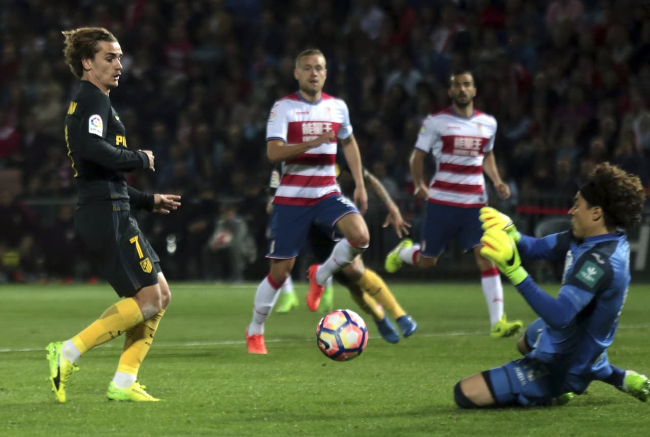 Guillermo Ochoa (Granada C.F.) - El 'Memo' Ochoa volvió a defender el arco del equipo 'nazarí' en la jornada 28 de La Liga. Cayeron 1-0 ante el Atlético de Madrid, siendo este el gol número 55 que recibe el portero mexicano.