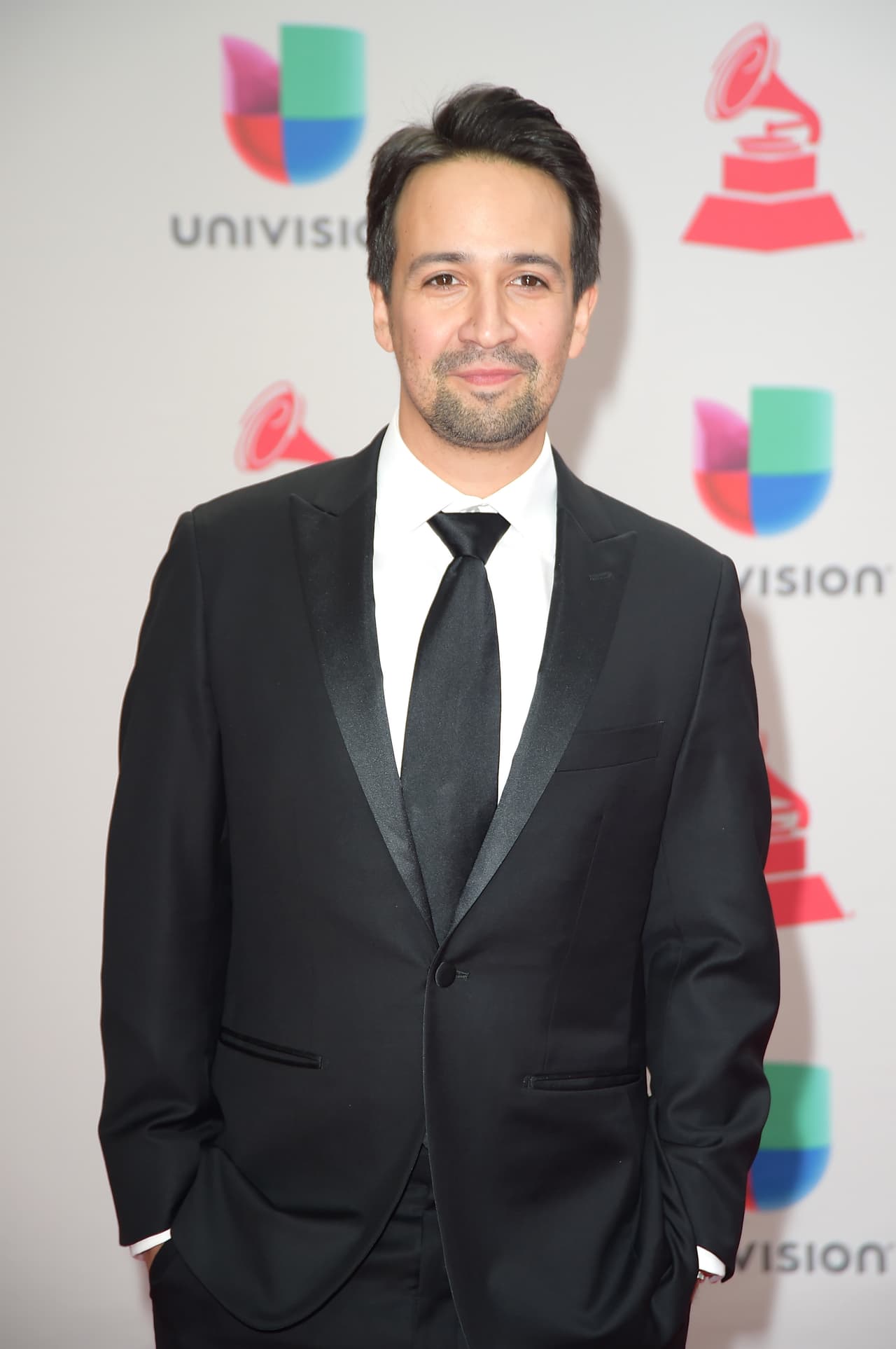 Otro presentador que no podíamos olvidar incluir, es el actor y productor puertorriqueño 
<a href="https://www.univision.com/temas/lin-manuel-miranda"><b>Lin-Manuel Miranda</b></a>. Sin duda, la noche estará repleta de mucho talento latino. 
<b>¿Quién más llegará a los Premios Oscar 2018?</b>