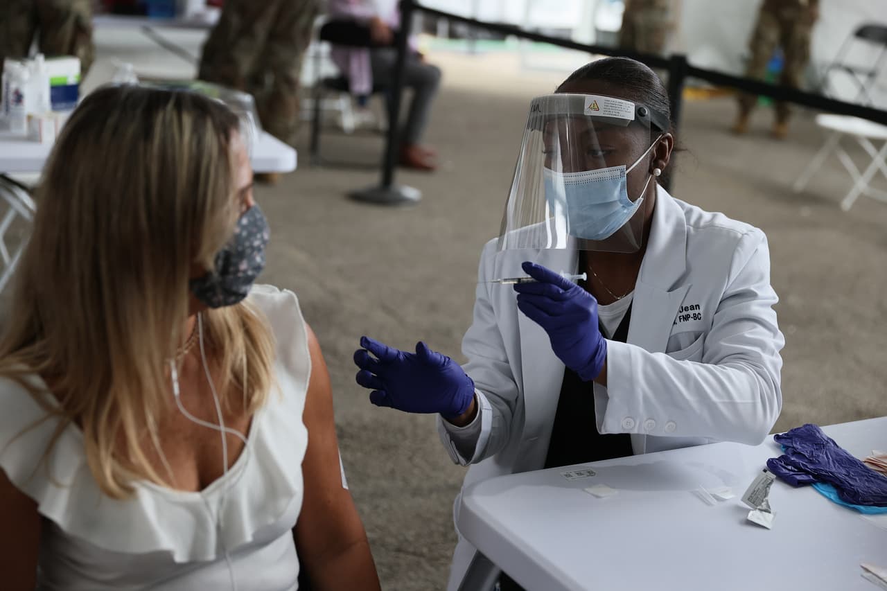 Florida registra 6,017 nuevos casos de coronavirus y otras 66 muertes