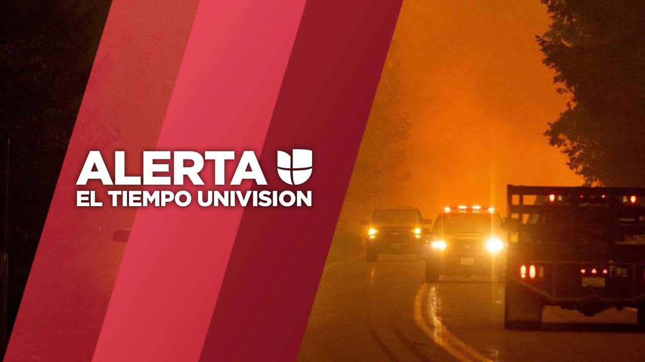 Incendio Dixie salta la línea de contención y obliga a miles más a evacuar