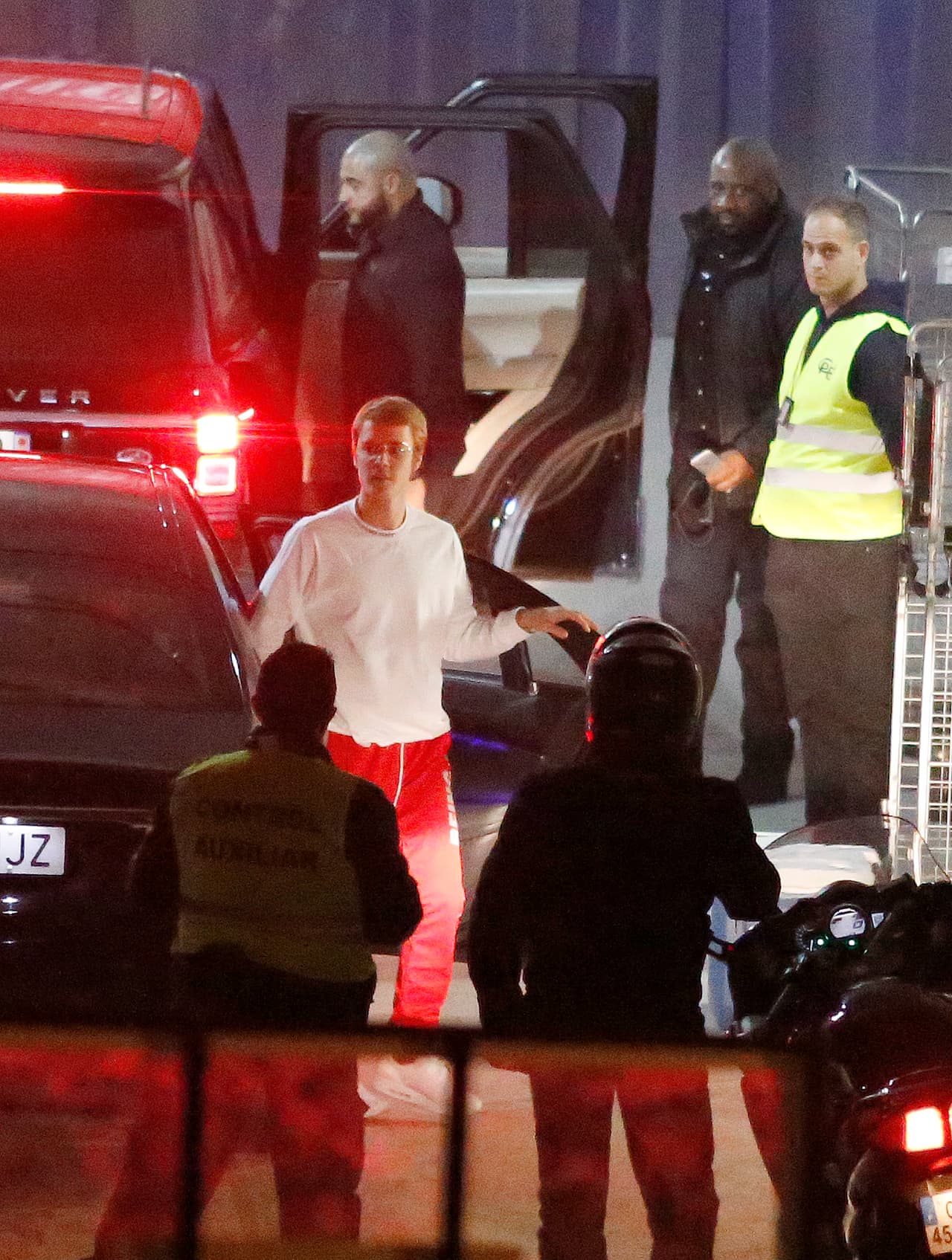 Fue directo a reclamarle a su equipo de seguridad - guardaespaldas.