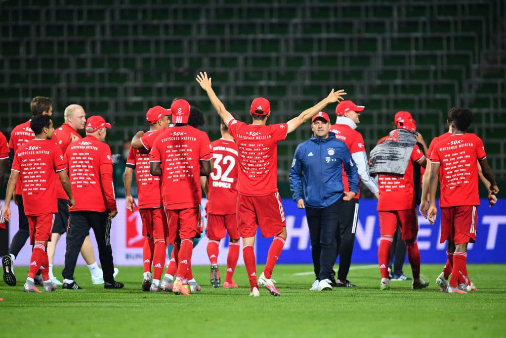 Los bávaros consiguieron su trigésimo título de la Liga alemana luego de vencer por la mínima diferencia al Werder Bremen con gol de Robert Lewandowski. Es el octavo título consecutivo para Bayern Munich; su dominio en la Bundesliga es total.