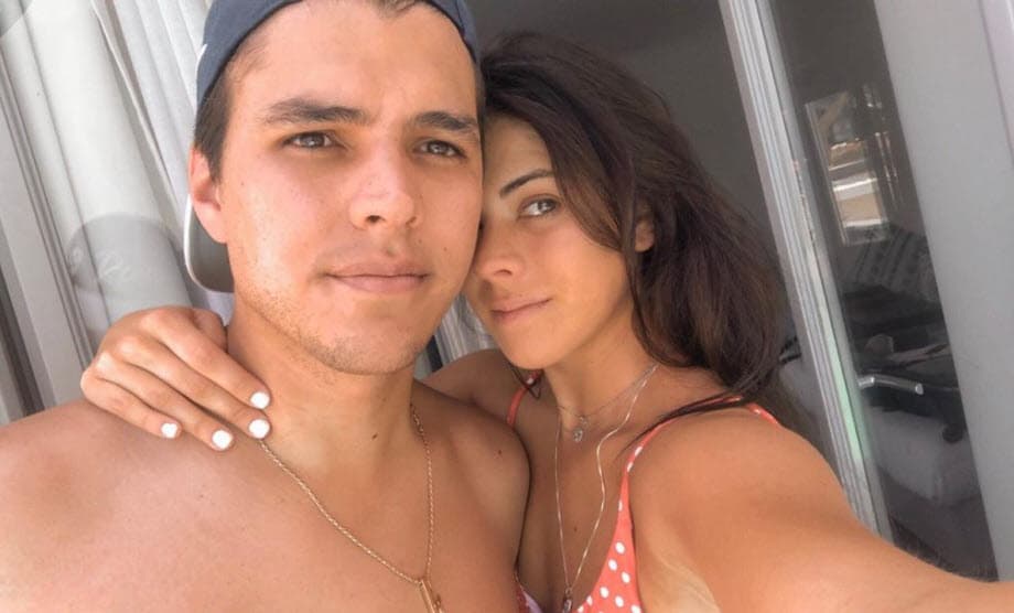 La pareja vivió su amor a distancia por un tiempo, pues cuando Paulina terminó la universidad se fue a radicar por una temporada a Nueva York para estudiar fotografía y francés.
<br>