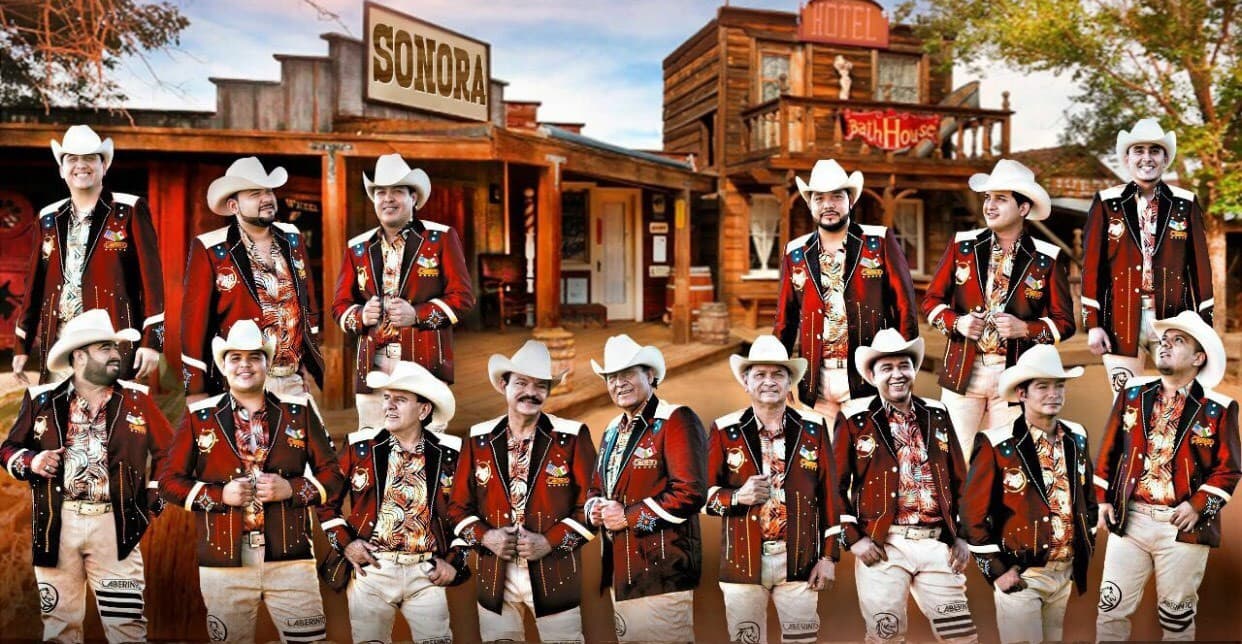 Así como
<b>Grupo Laberinto</b> con la música que a todos les gusta como 'El indio enamorado'.