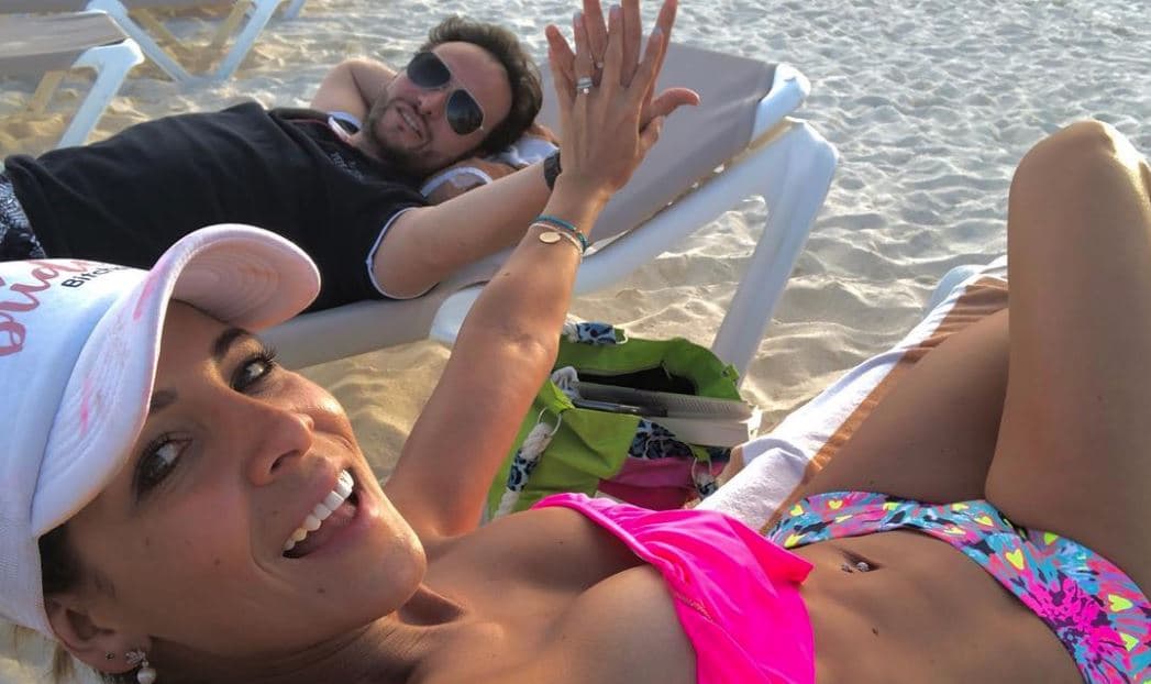 Los recién casados disfrutarán de 
<b>algunos días más en</b> Cancún, donde comenzaron otro capítulo de amor.