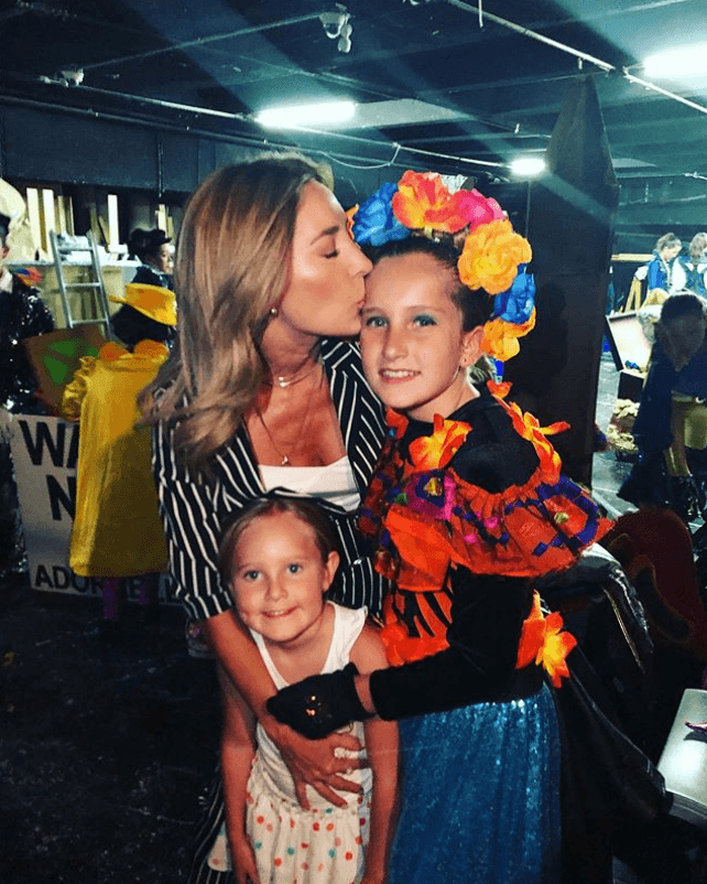 “Sí me dieron indicios de que por parte de la empresa de publicidad y de ‘management’ quieren utilizar a mis hijas para crear ‘paparazzis’ y notas para limpiar la imagen de alguien más, y eso no lo voy a permitir. Por eso les digo, con mis hijas no se metan, es todo, y por eso es que lo estoy externando”, aseveró en entrevista para 
<a href="https://www.univision.com/famosos/lo-que-geraldine-bazan-no-va-a-permitir-quieren-utilizar-a-mis-hijas-para-limpiar-la-imagen-de-alguien-video" target="_blank">Univision</a>, en febrero pasado.
<br>