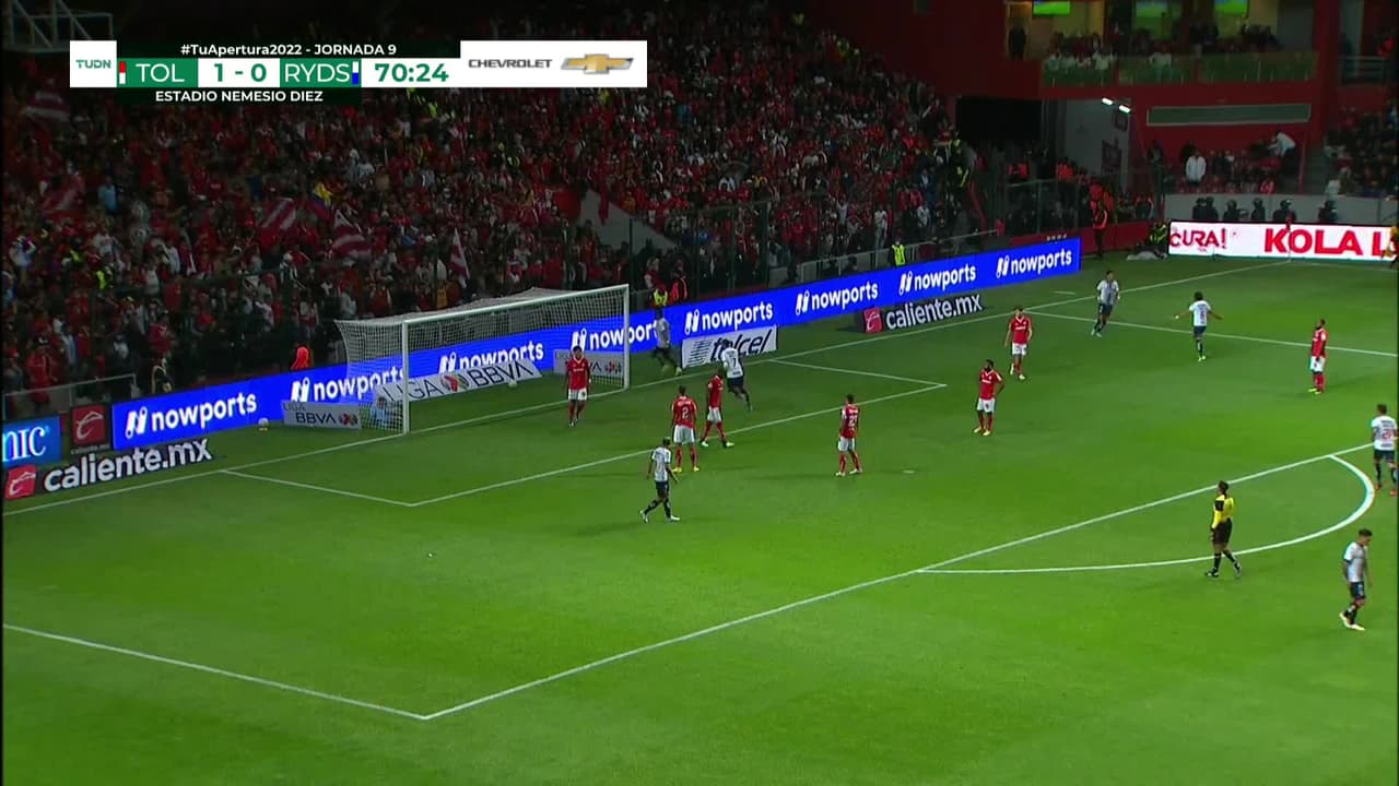 ¡GOL!  anota para Monterrey. Rodrigo Aguirre