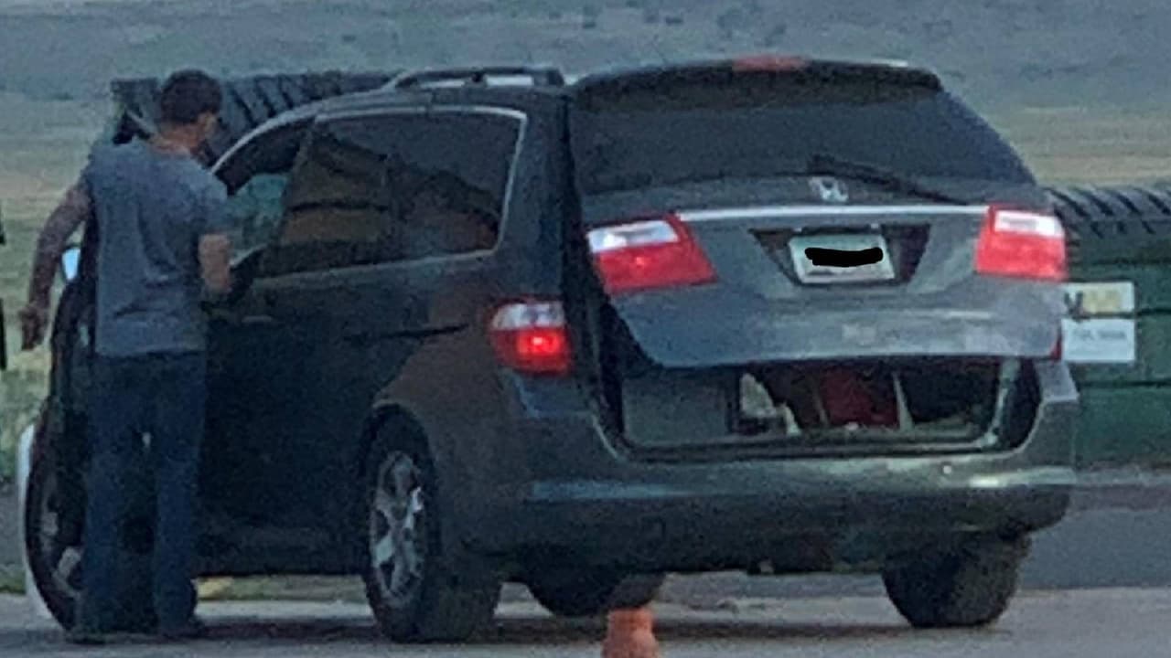 El sospechoso y la víctima viajaban en una camioneta van Honda color azul