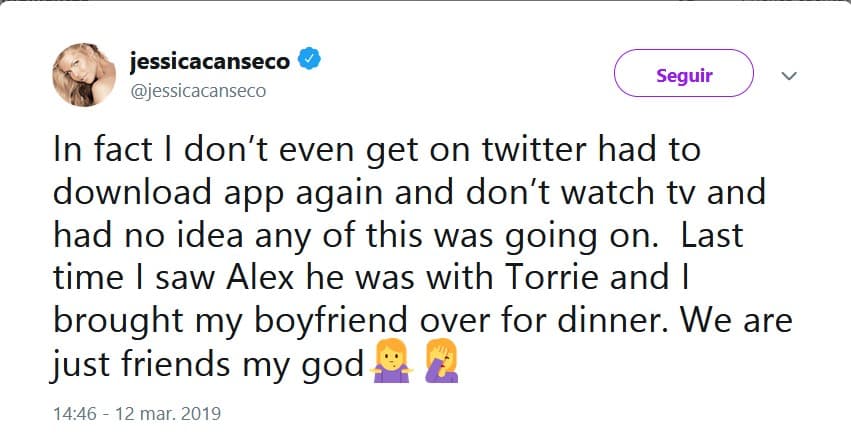 “De hecho, ni siquiera me meto a Twitter. Tuve que descargar la aplicación de nuevo y no vi la televisión; ni tenía idea de que esto estaba pasando”. Y añadió: “La última vez que vi a Alex, estaba con Torrie (Wilson) y llevé a mi novio a cenar. Solo somos amigos, por Dios”.