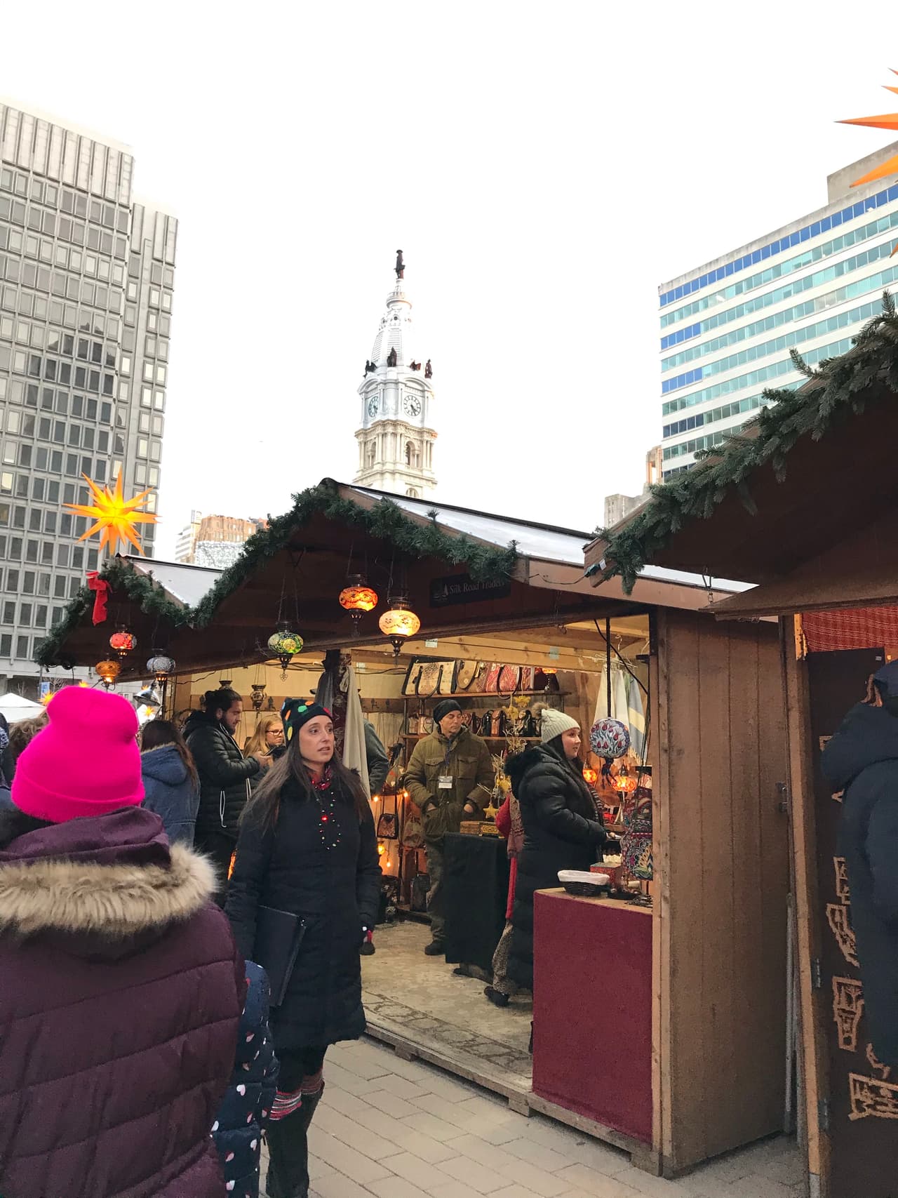 Puedes disfrutar de chocolate caliente, los famosos pretzels y los deliciosos "funnel cakes".