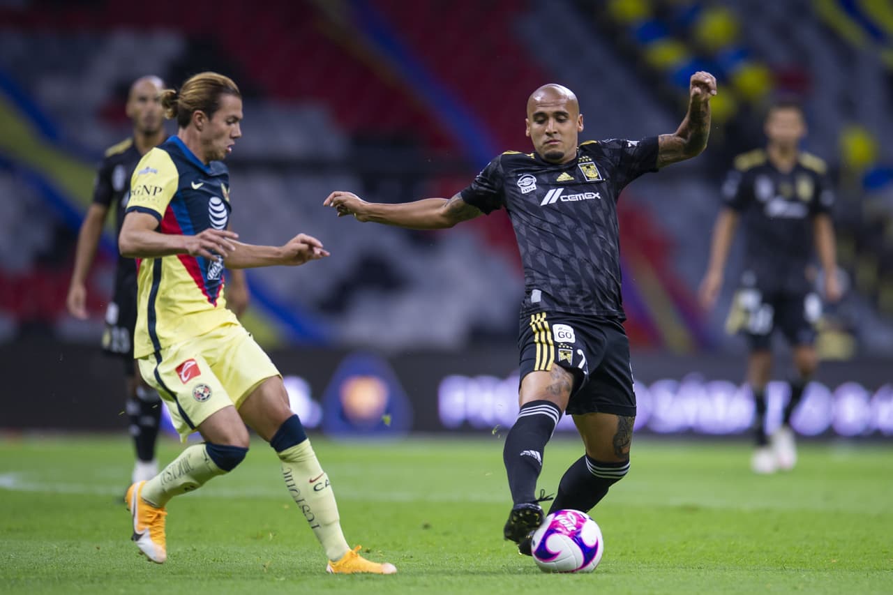 Con dos grandes goles de Sebastián Cordova y un potente cabezazo de Emanuel Aguilera en su regreso de la lesión, América consigue un triunfo clave frente a los Tigres en el Estadio Azteca.