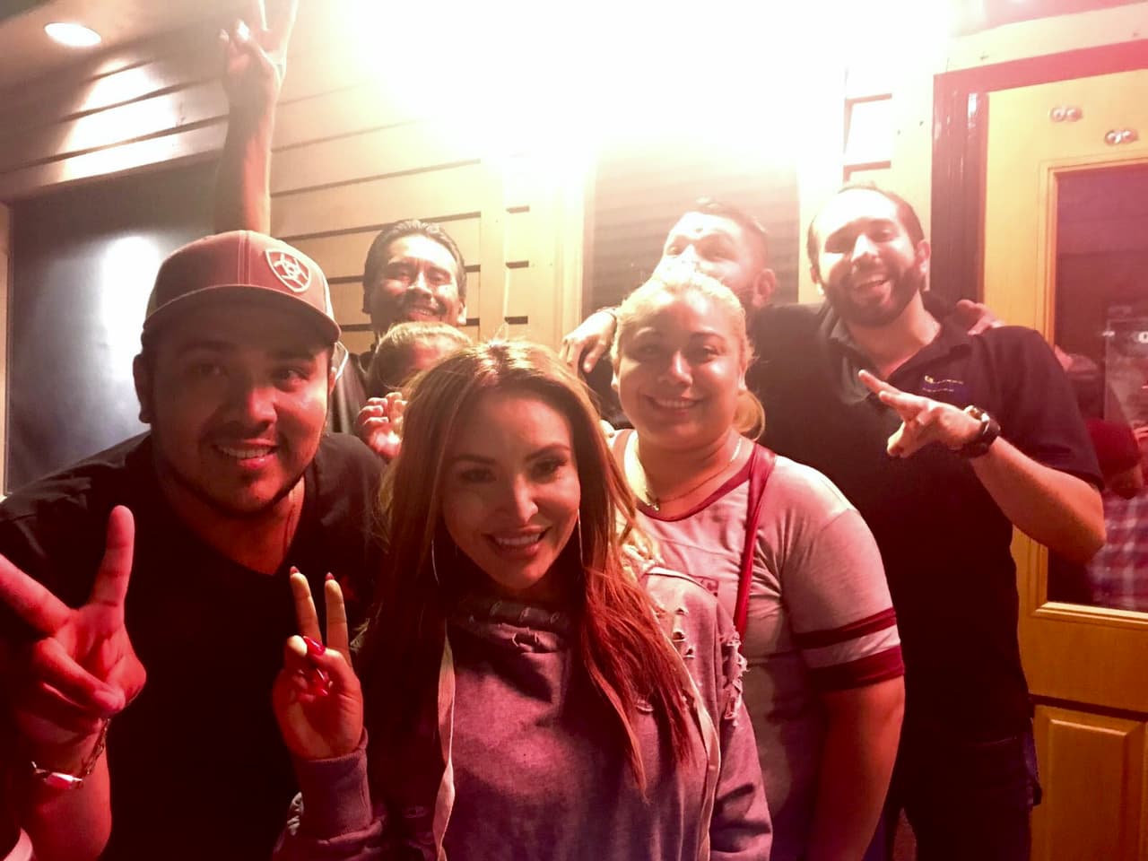 Los tres locutores se fueron a las calles de Dallas y tuvieron la oportunidad de conocer algunos de sus seguidores.