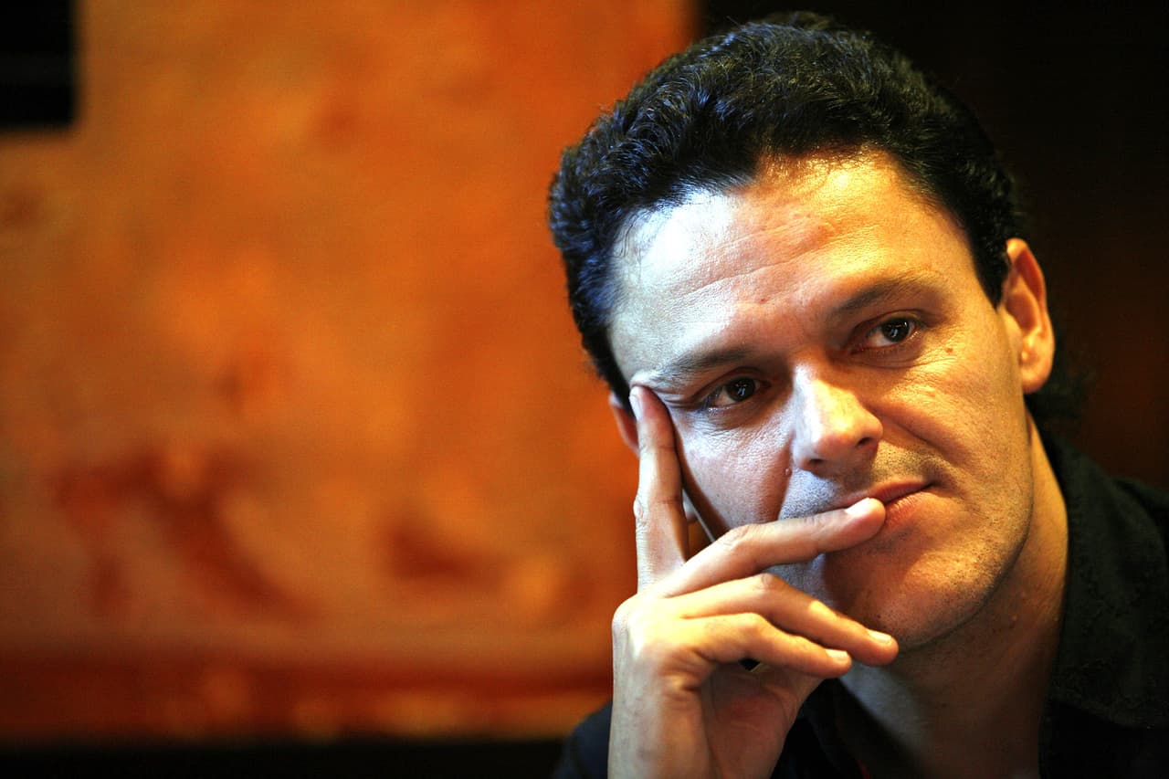 A sus 48 años, el actor y cantante tiene 31 discos que incluyen grabaciones en vivo y recopilaciones y tres Latin GRAMMY.