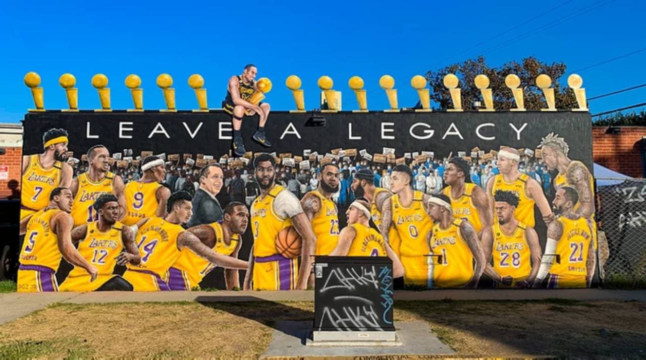 Las calles de las principales ciudades de los Estados Unidos se adornan con las asombrosas muestras de amor para la leyenda de la NBA.