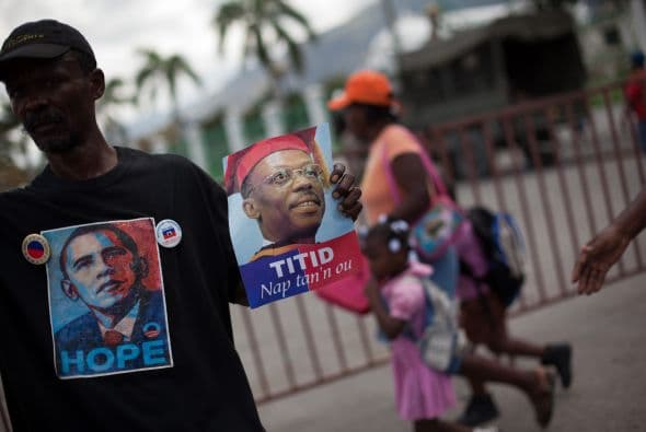 Un portavoz del departamento de Estado estadounidense dijo recientemente que las autoridades en Washington creen que el regreso de Aristide al país afectaría la calma que se necesita para las elecciones del 20 de marzo y le pidió que no regrese antes de los comicios.