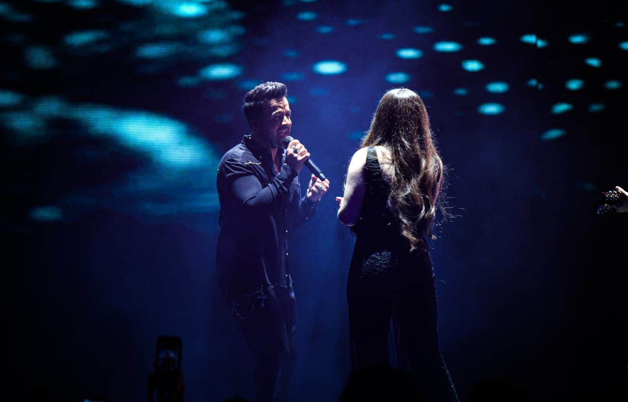 El dúo mexicano cantó con el compositor puertorriqueño el tema 'Tanto'.