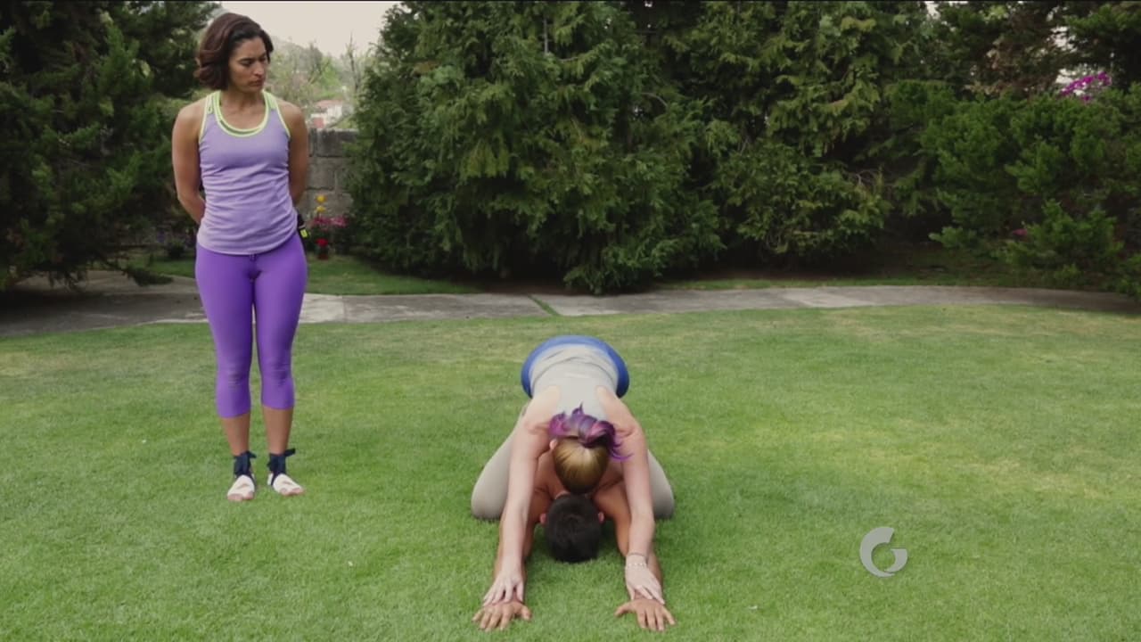 Tu pecho sobre su espalda. Tus piernas y brazos deben estar estirados, puedes flexionarlos un poco para ayudarte a distribuir tu peso sobre tu pareja.