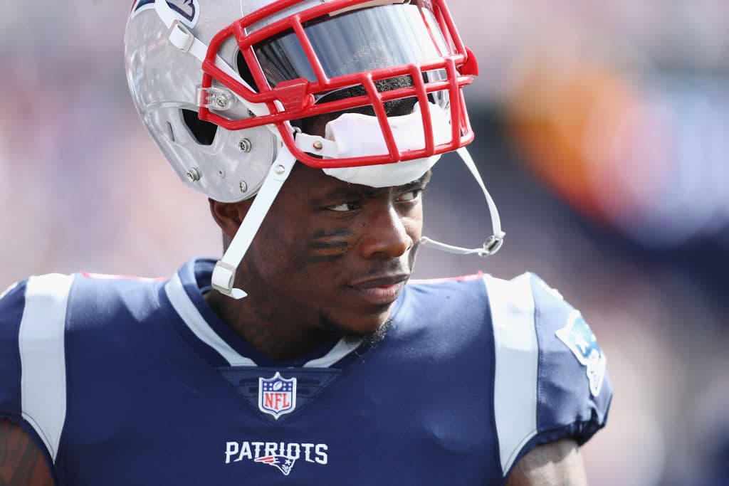 El receptor de los New England Patriots
<b> </b>Josh Gordon, informó este jueves que se alejará del fútbol americano 'para atender' sus problemas mentales.