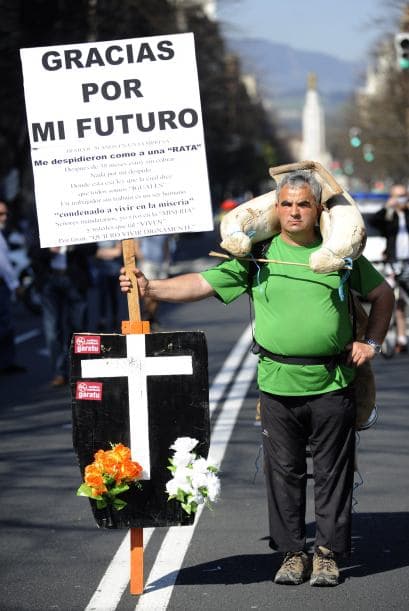 La nueva ley elimina la indemnización de 45 días por año trabajado y la sustituye por una de 33 días. Además el texto revisa la flexibilidad laboral y el llamado despido objetivo o procedente.