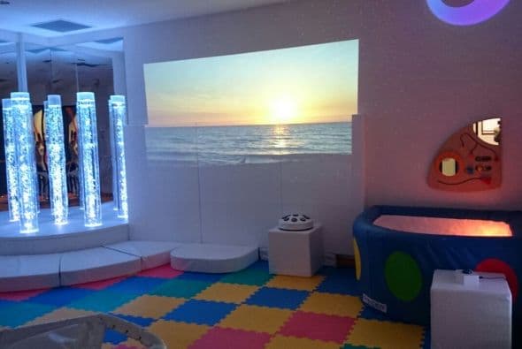 El diseño colorido y alegre del CRIT USA está especialmente diseñado para animar y motivar a los niños, que encuentran así las energías para recuperarse.