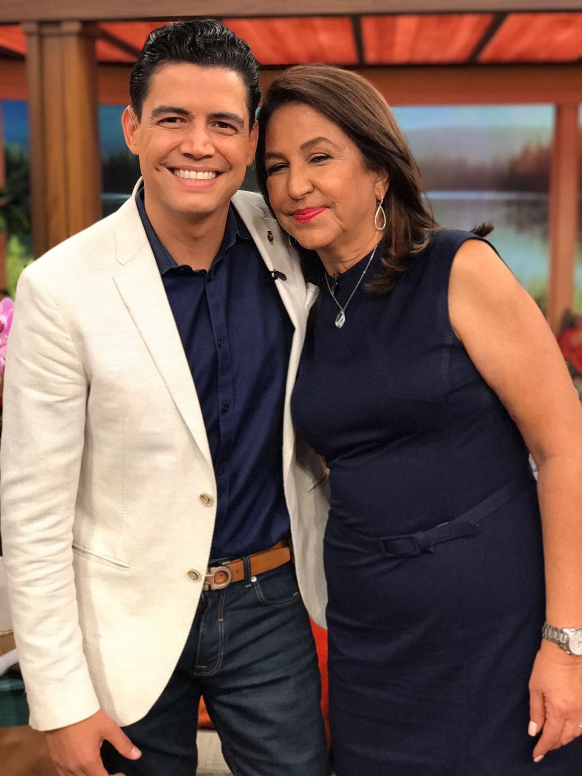 La señora Lilián Luna es la orgullosa mamá de Orlando Segura.