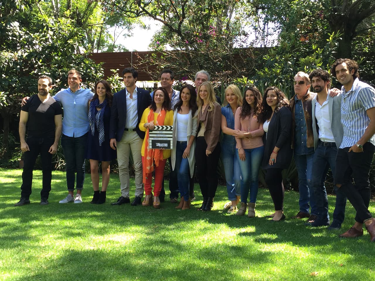 El elenco está conformado por José Elías Moreno, José Pablo Minor, Gema Garoa, Pablo Perroni, Fernando Ciangherotti, Tiaré Scanda, Roberto Blandón y Ana Layevska.