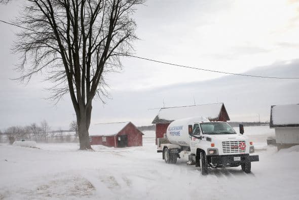 Las temperaturas también podrían mantenerse por debajo de cero el martes y permanecer abajo de cero durante un total de 60 horas, con lo que se trataría de la permanencia más larga desde que las temperaturas se mantuvieron por debajo de cero para un récord de 98 horas en 1983 y sería la tercera racha más larga en 80 años.