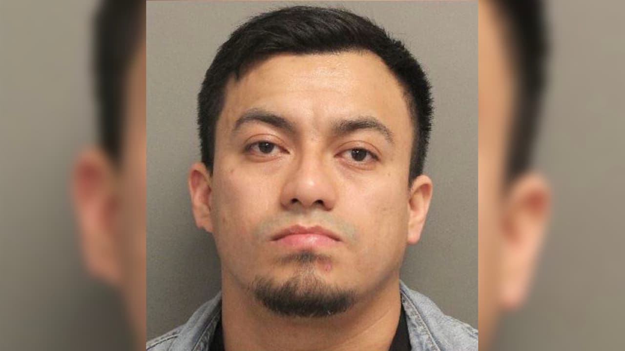 Santos de Jesús López, de 29 años fue arrestado y encarcelado por acusaciones de conducir ebrio y se le impuso una fianza de $100.