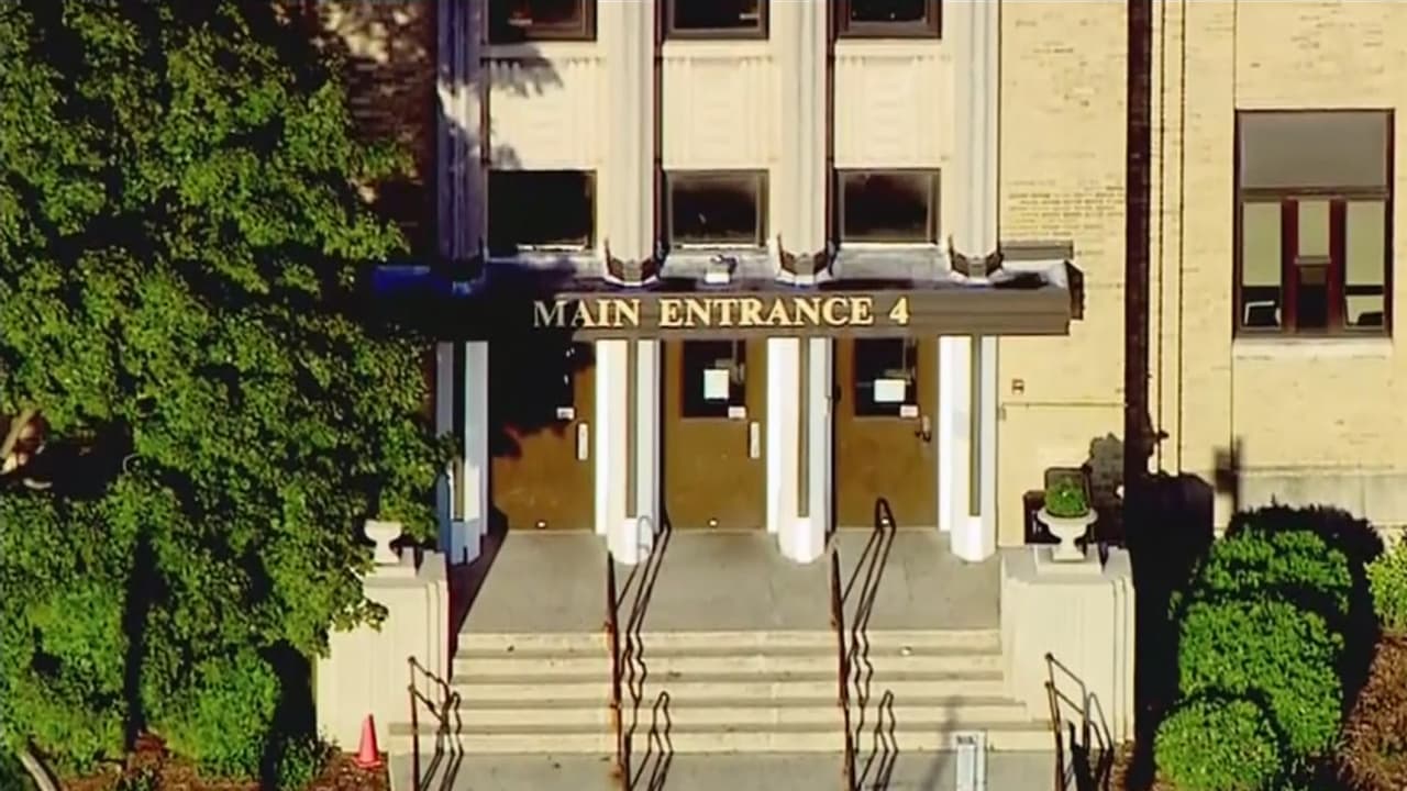 Toman clases en línea en escuela Franklin Park por supuestas amenazas en redes sociales