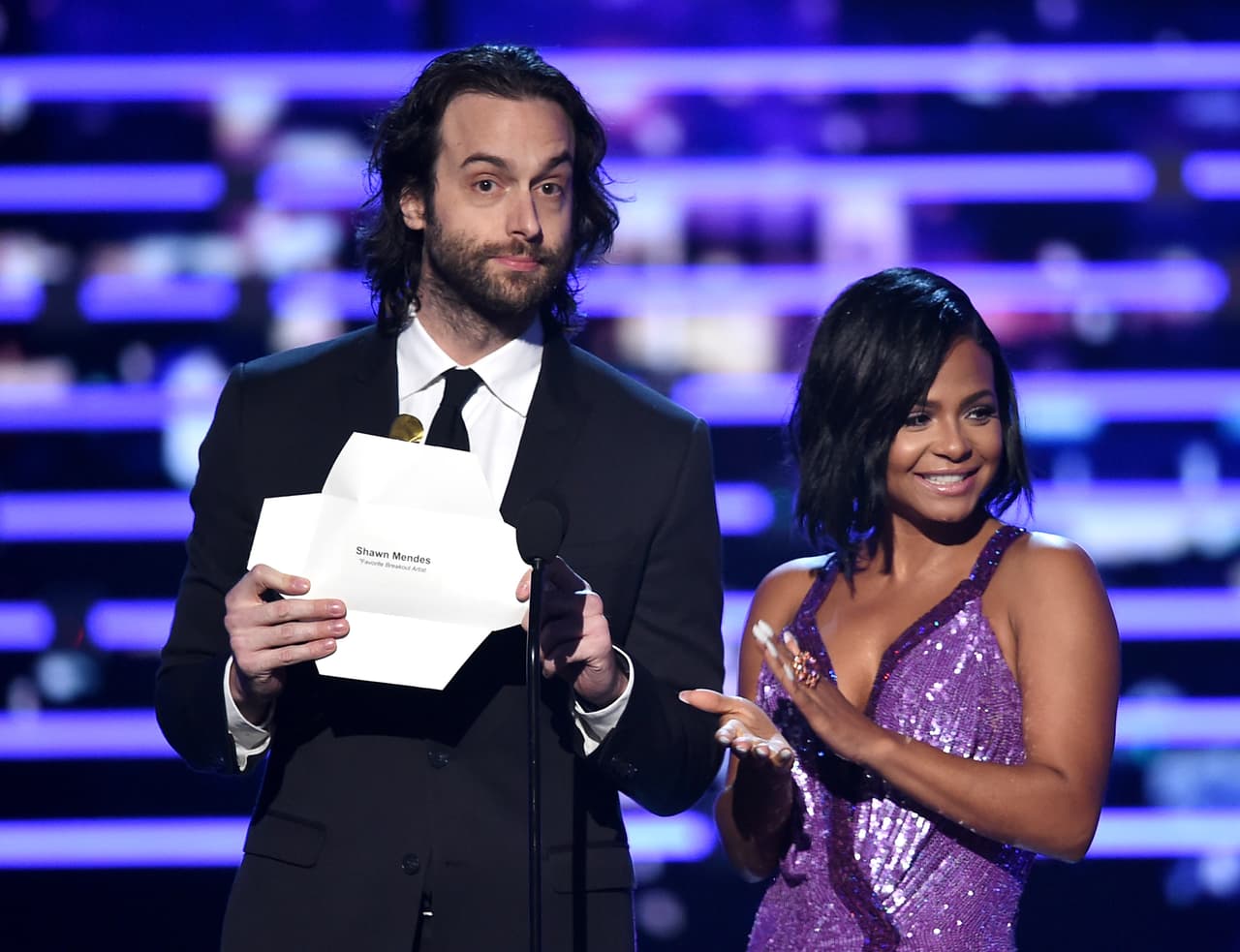 Chris Delia y Christina Milian entregaron el PCA al Cantante Revelación del año.