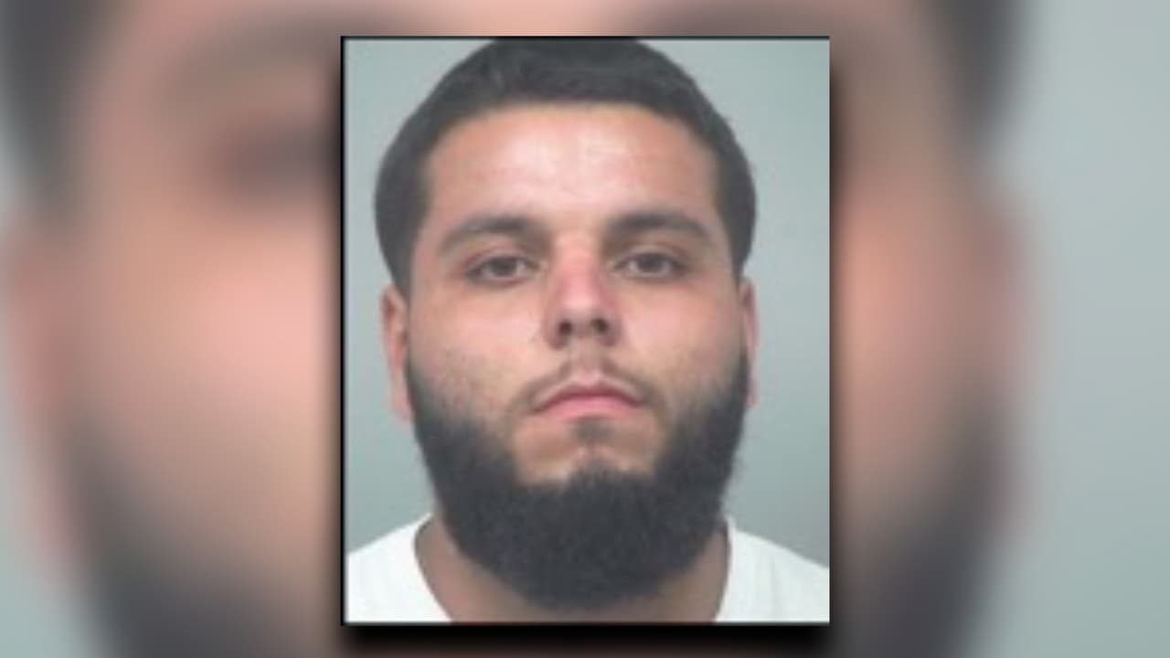 Raúl Herrera fue arrestado por la Unidad contra pandillas de la Oficina del condado de Gwinnett. Lo acusan de participar en hechos delictivos y de pandillas criminales.