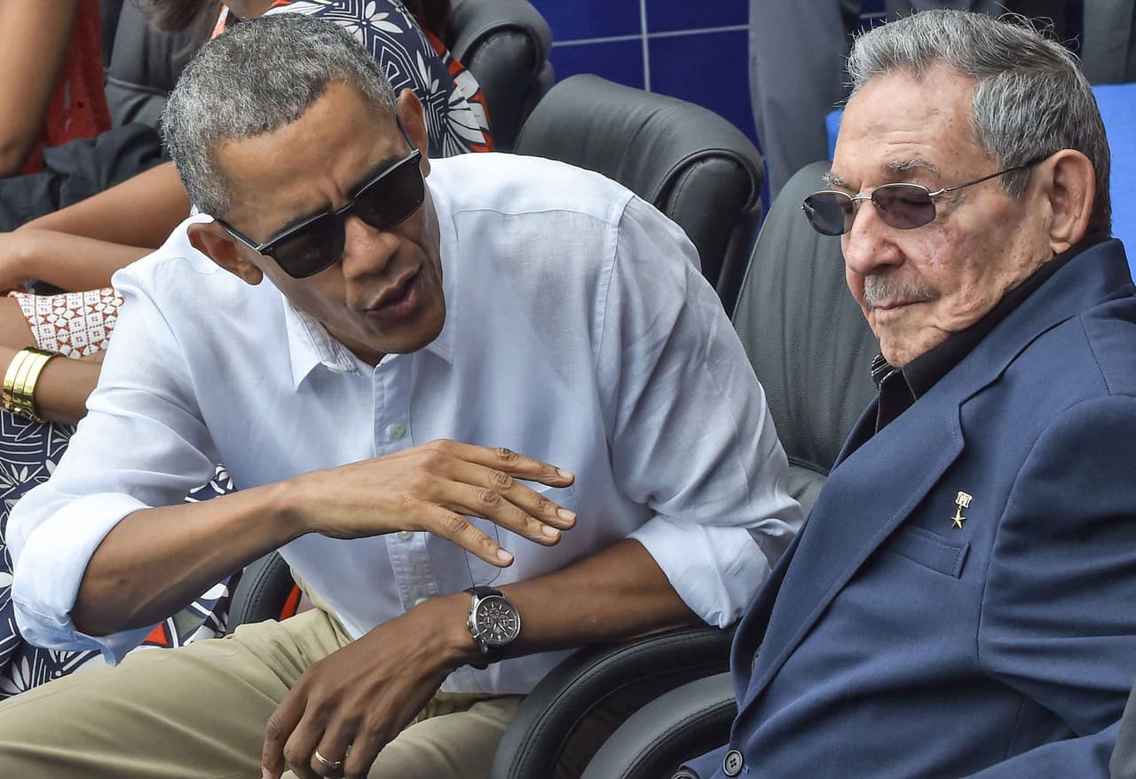 Barack Obama y Raúl Castro presencian juntos el juego entre Rays y Cuba en La Habana
