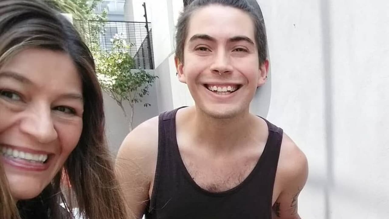 "Dice que Martha la mandó callar": Acusan de abuso al hijo de Martha Figueroa y la señalan a ella por encubrirlo