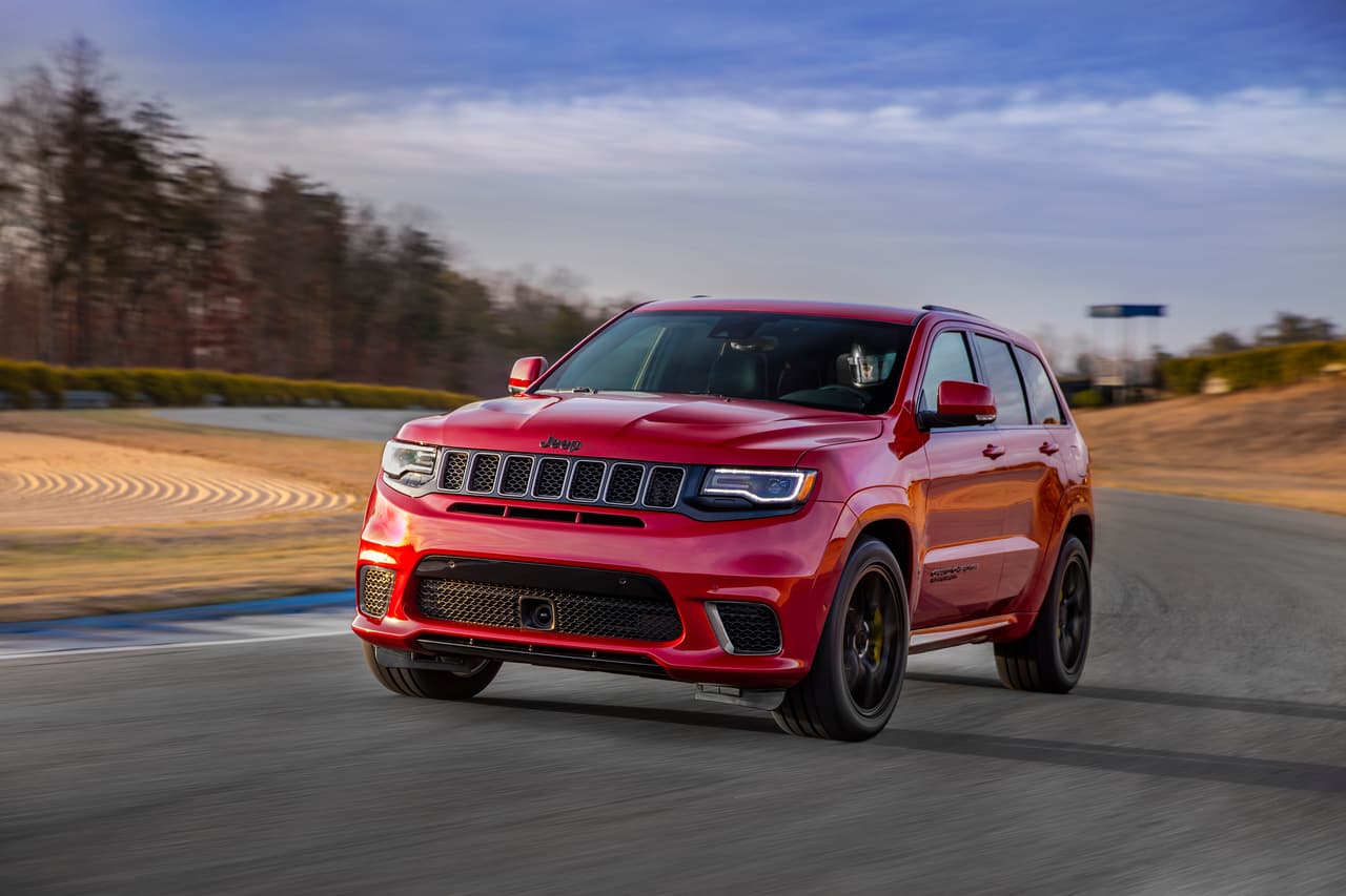 A partir de este 10 de agosto de 2017 el público podrá ordenar una
<b>Jeep Grand Cherokee Trackhawk 2018</b>. esta camioneta tiene la particularidad de ser
<b>la todoterreno más poderosa de la historia</b>.