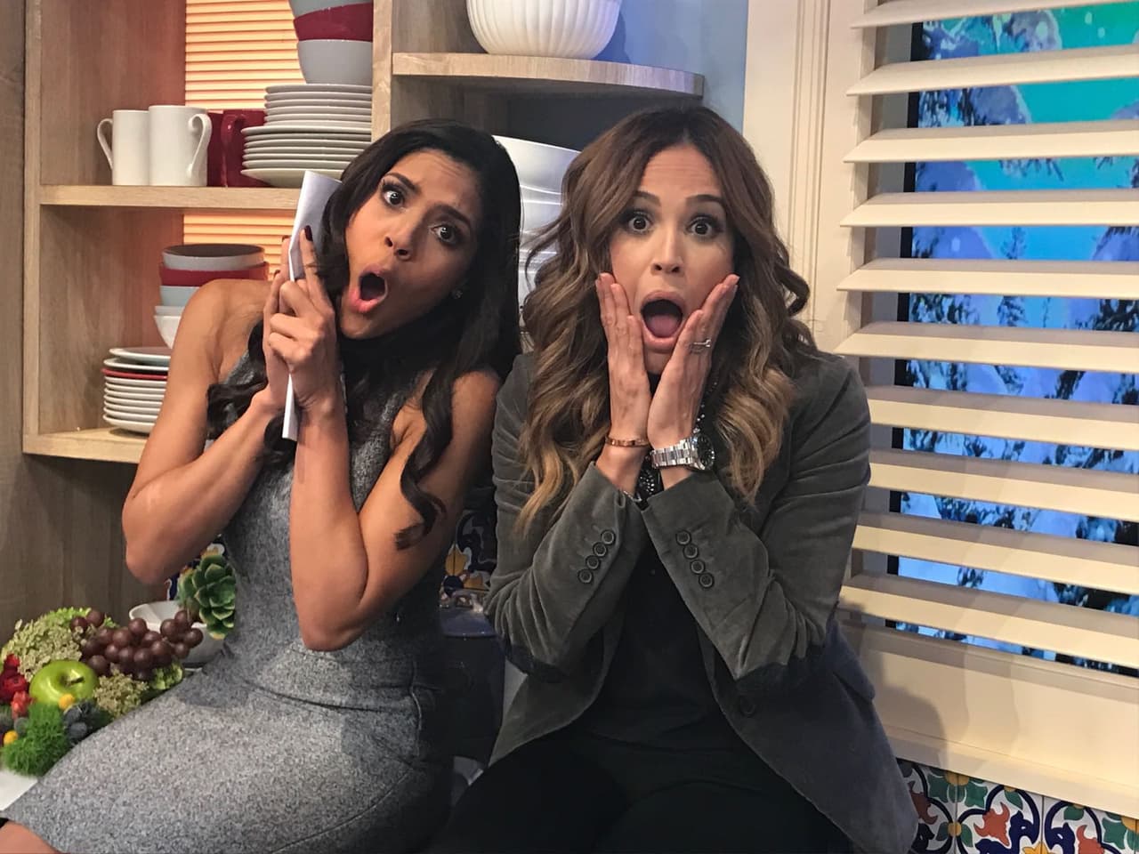 ¡Qué caras! Karla y Francisca no quieren que el programa termine tan pronto.