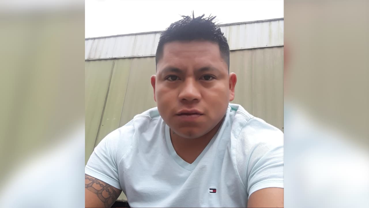 Emiten orden de captura contra un hombre por el caso de asesinato de un hispano