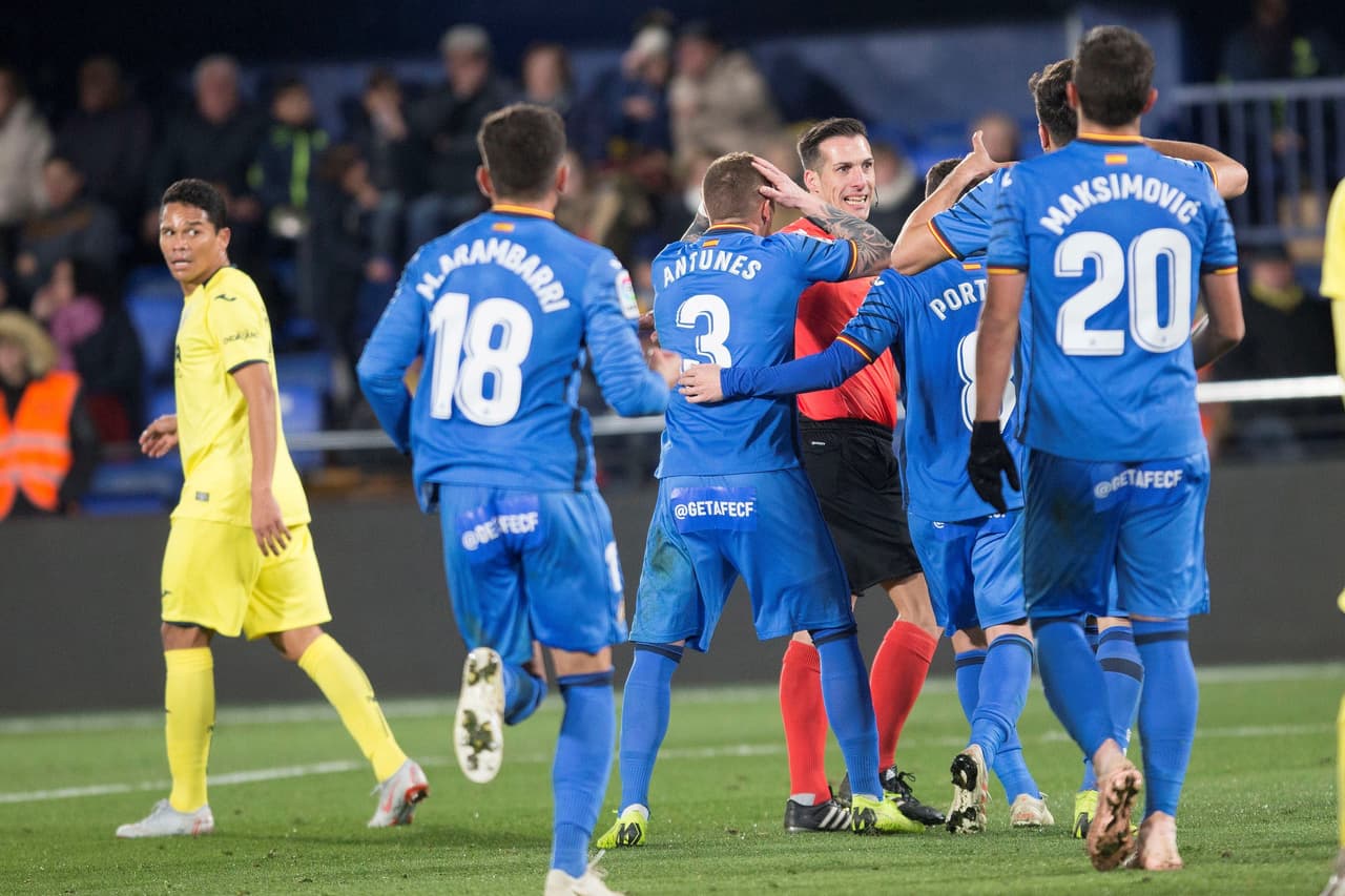 En el minuto 89', Ángel Rodríguez marcó el 2-1 para Getafe, y en el minuto 90+1 Villarreal pudo empatar con una pena máxima, protestada por todos los jugadores del equipo Azul.
