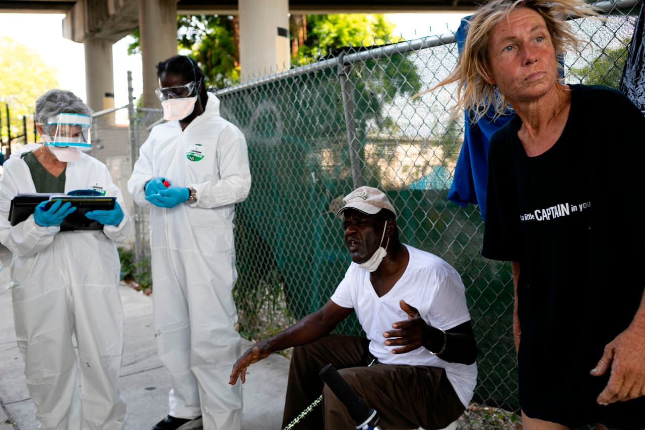 Los funcionarios también intentan que las áreas donde se encuentran estas personas se mantengan lo más aseadas posible.