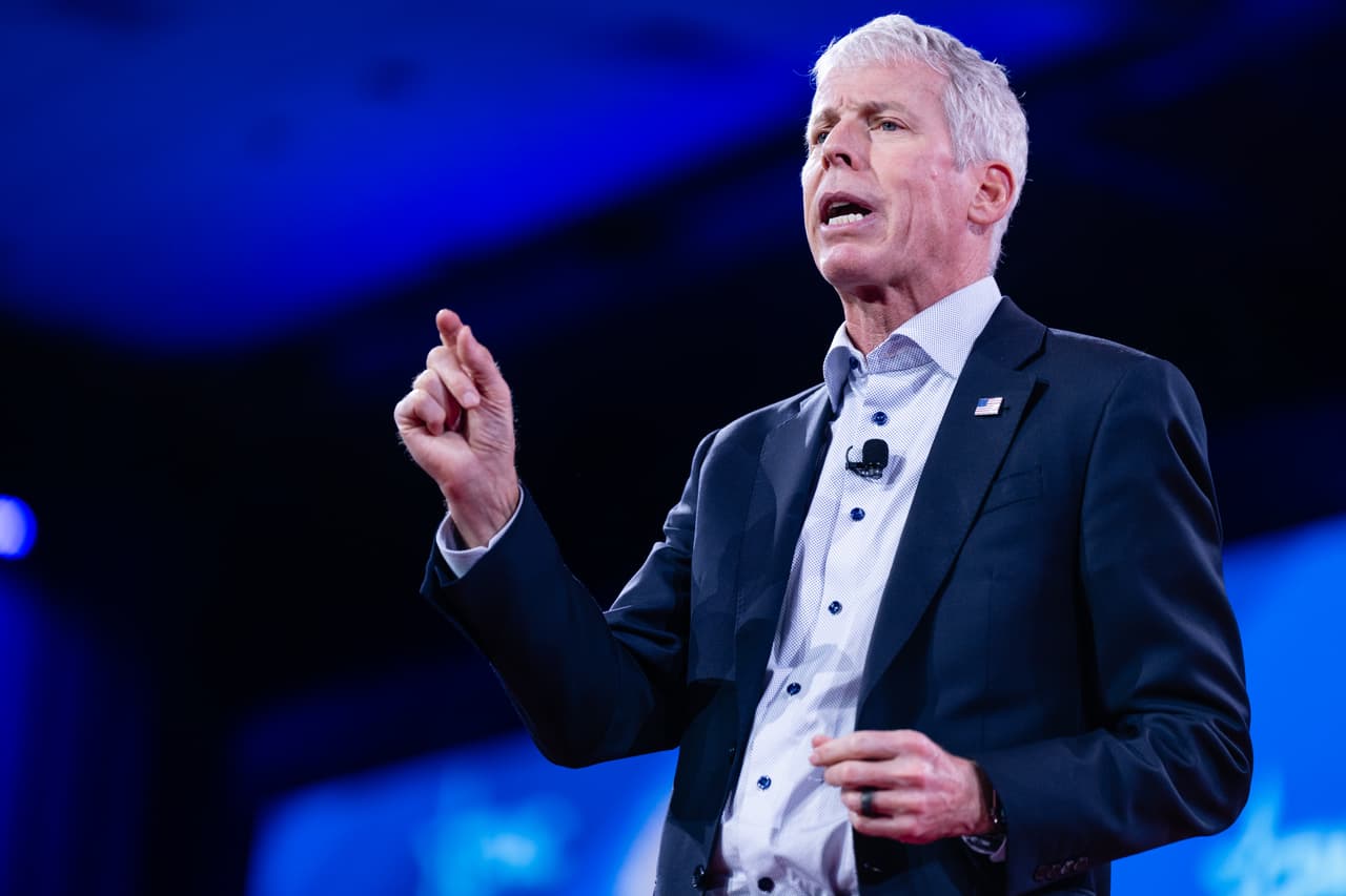 Chris Wright secretario de Energía, ha prometido acelerar la producción de fosas nucleares.