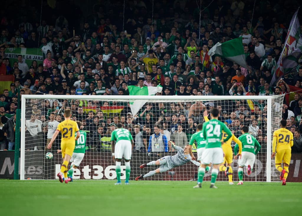 Remontada del Barça 2-3 al Betis con goles de Frenkie De Jong, Busquets y Lenglet; tres asistencias de Lionel Messi.