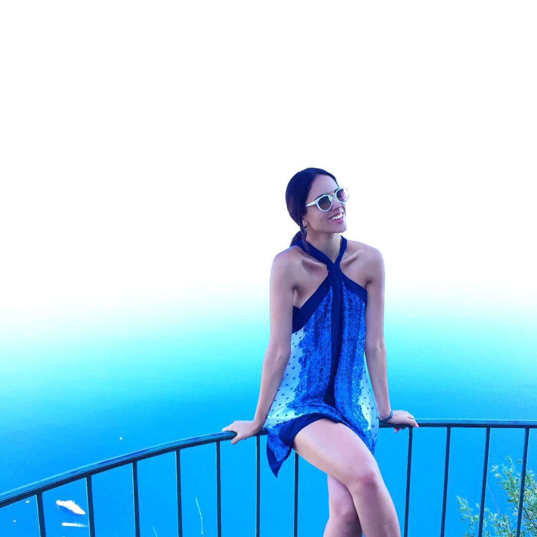 Todos los hombres se quedan con la boca abierta cuando la miran.