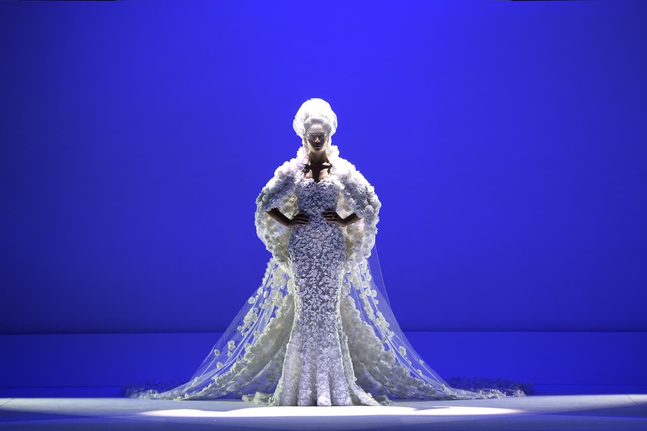 Así los ojos se pusieron sobre los diseños de Ralph & Russo una vez más.