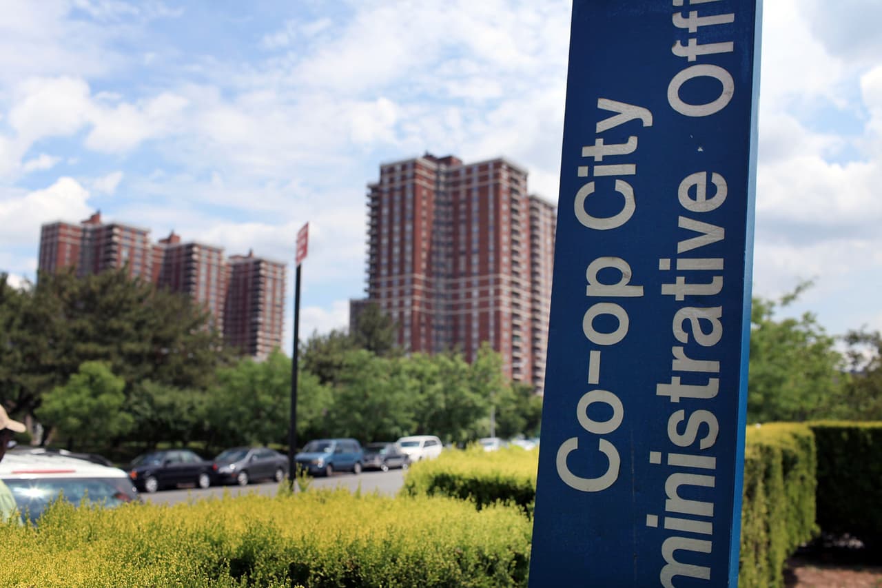 <b>Co-op City (Bronx)</b>
<br>354 muertes por coronavirus por cada 100,000 residentes.