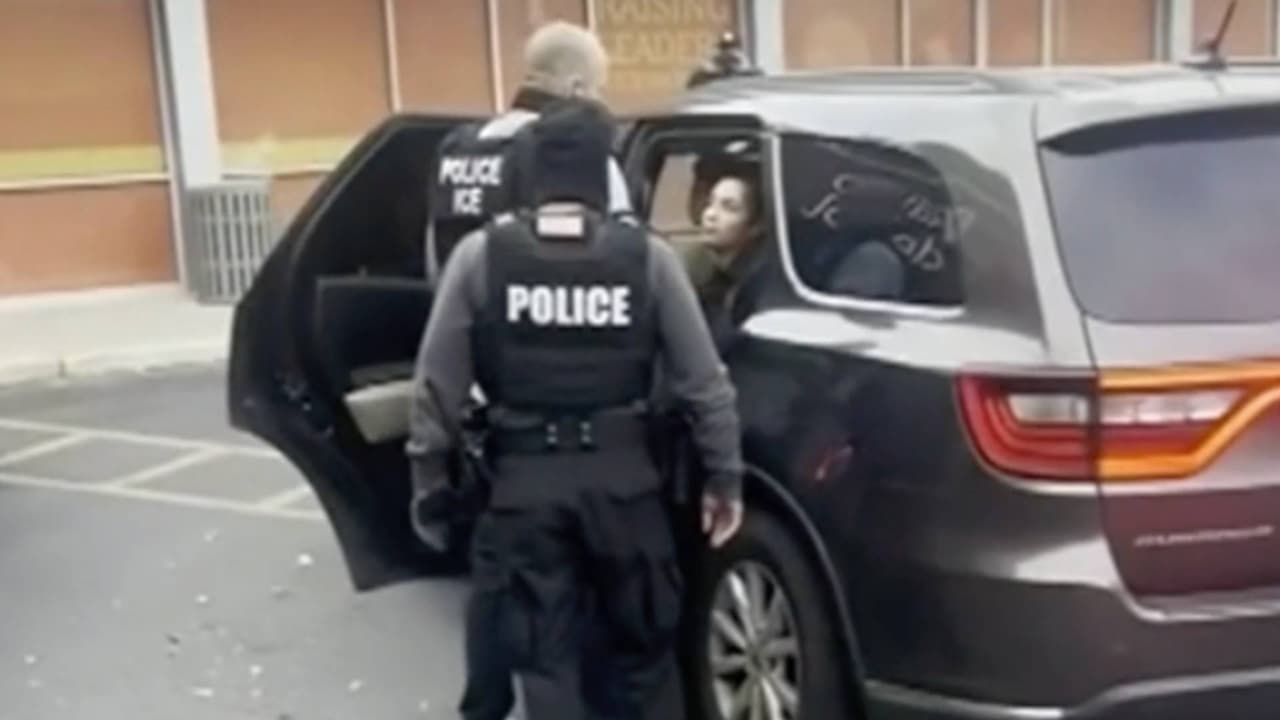 Liberan a la maestra hispana detenida por ICE en una guardería: "No le respetaron el debido proceso"