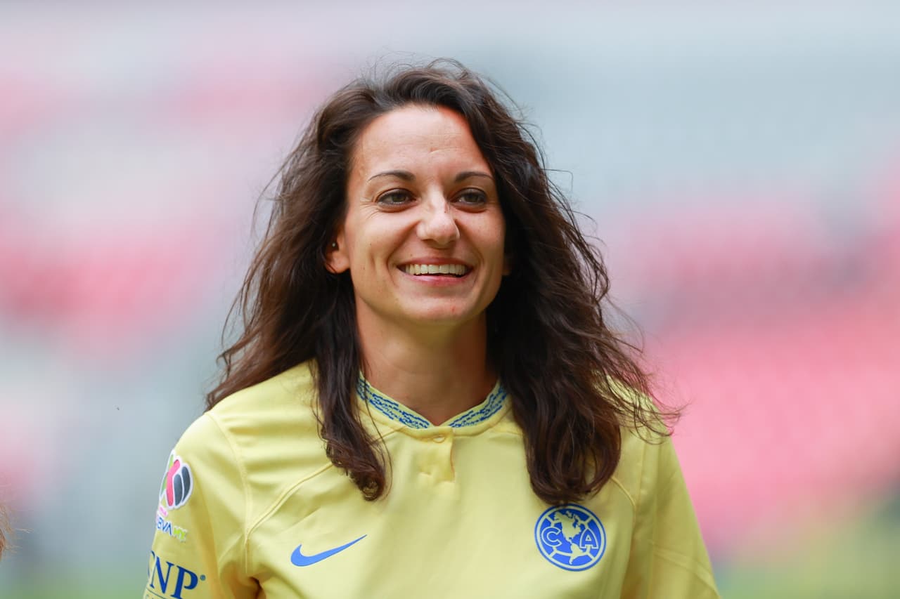 América aprovechó el partido amistoso para presentar ante su afición al nuevo refuerzo proveniente del Real Madrid, Aurélie Kaci.