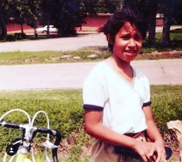 La intérprete de "Como la flor" empezó en el mundo de la música junto a sus hermanos A.B. Quintanilla y Suzette Quintanilla.