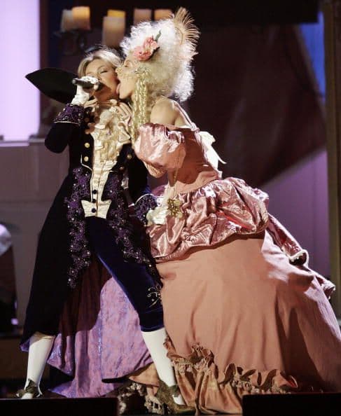 Pero no sólo su vestuario llamó la atención sino este acto tan atrevido que a todos nos puso nerviosos.