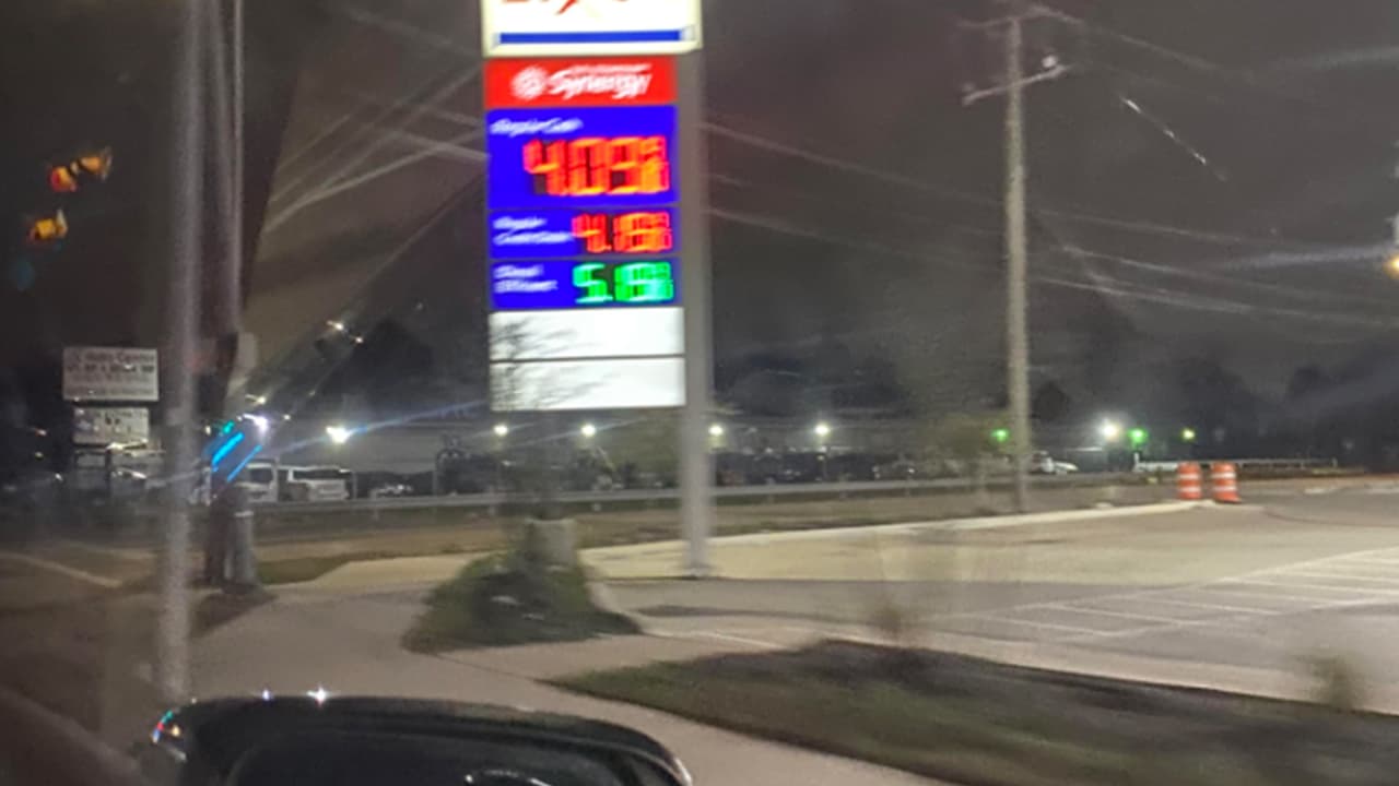 El precio de la gasolina en Blalock y Hammerly es de 4:09, de acuerdo con la imagen que compartió Karina Ayala.