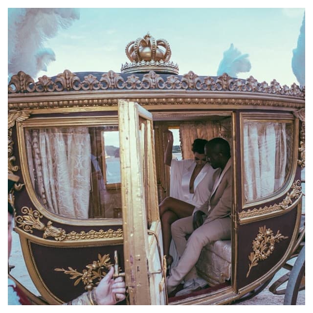 A los 33 años, Kim se convertía en la esposa de Kanye, en un festejo que parecía como sacado de un cuento de hadas.